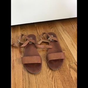 Simple brown Steve Madden sandal